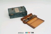 藏品(盲人點字打字機)的圖片